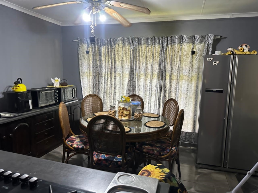 4 Bedroom Property for Sale in Oos Einde North West